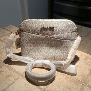 Michael Kors crossbody vanilla
